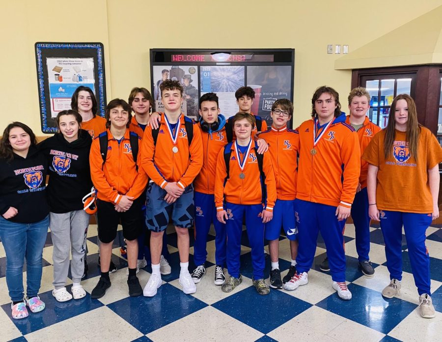 The Grizzlies wrestling teams bring home four medals from the GAC Tournament, along with two finalists. Cassidy Benwell (24) placed 4th, JAckson Sapp (23) placed 2nd, Chad Benwell (25) placed 2nd and Jimmy Thompson (25) placed 4th.
