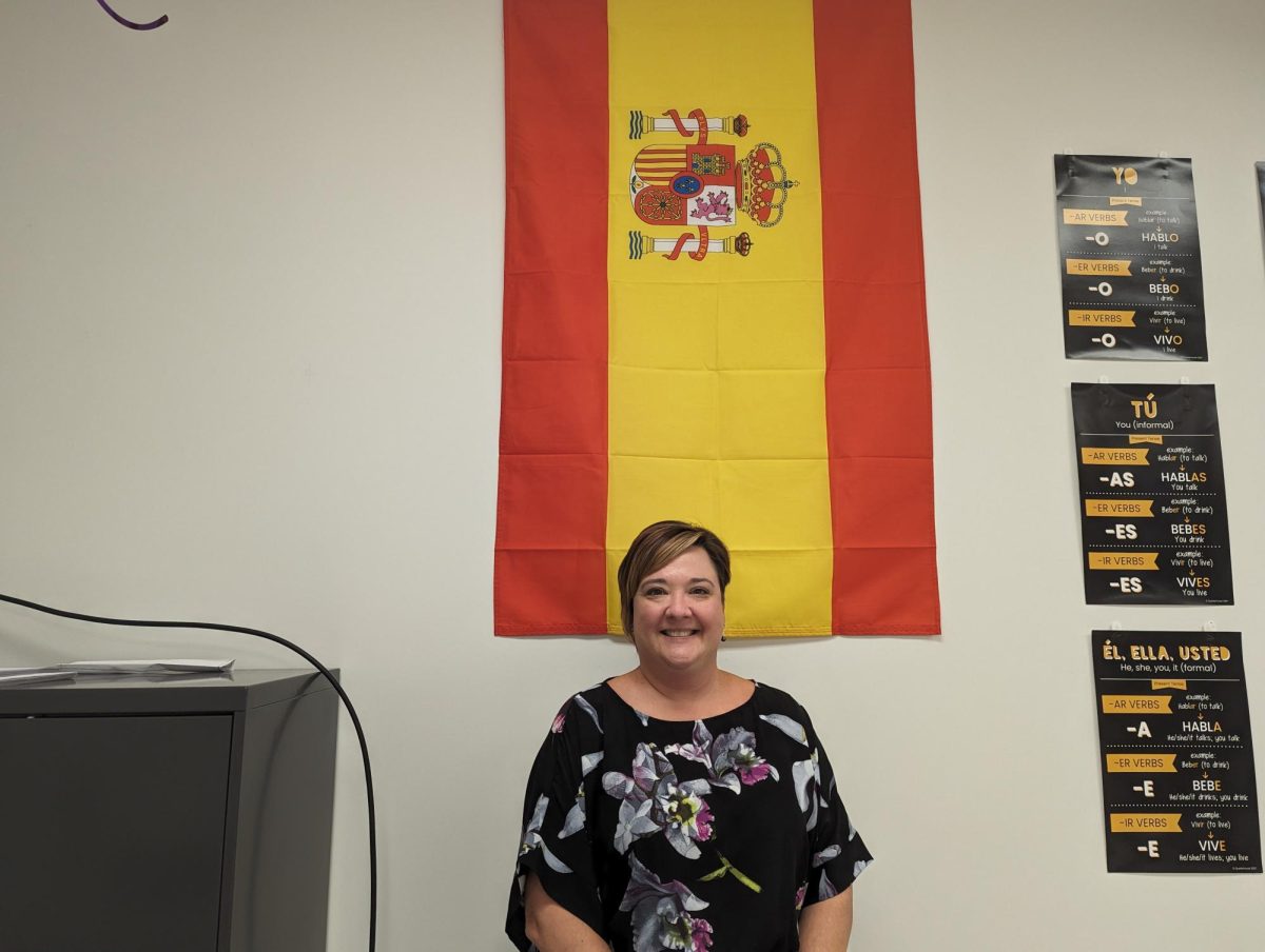 Mrs. Gleize, a new Spanish teacher at our school, is a veteran teacher who has been teaching 30 years.